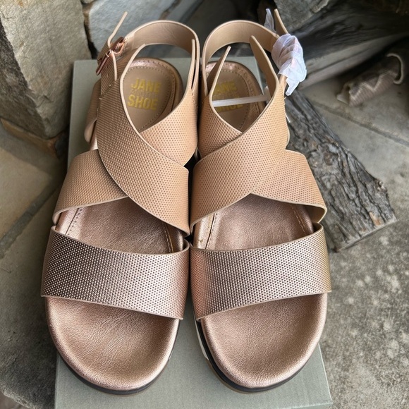 JANE AND THE SHOE Harper tan & rose gold Sandals w/buckle closure NWOB Sz-6.5. P - Picture 7 of 11